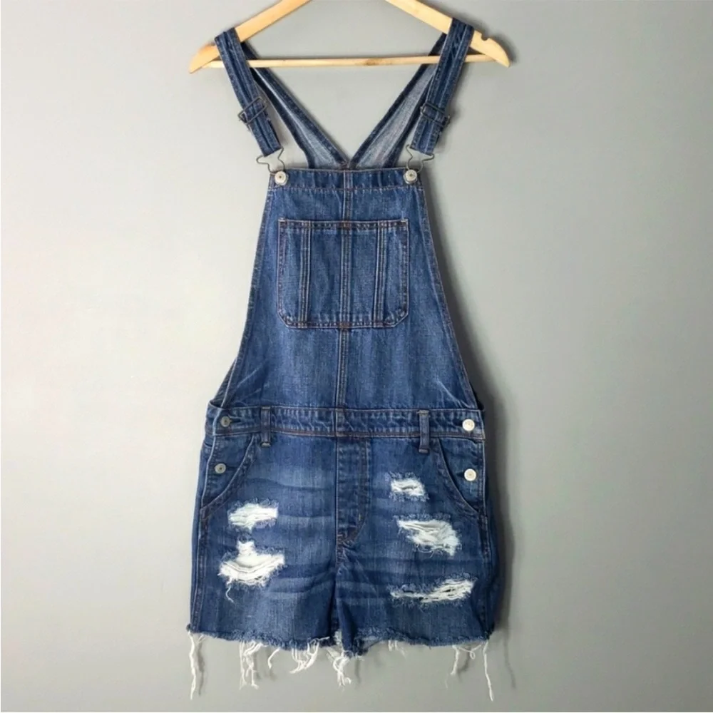 American Eagle Distressed Tomgirl Shortall Denim
Overalls in Medium Wash, Small - Picture 3 of 6